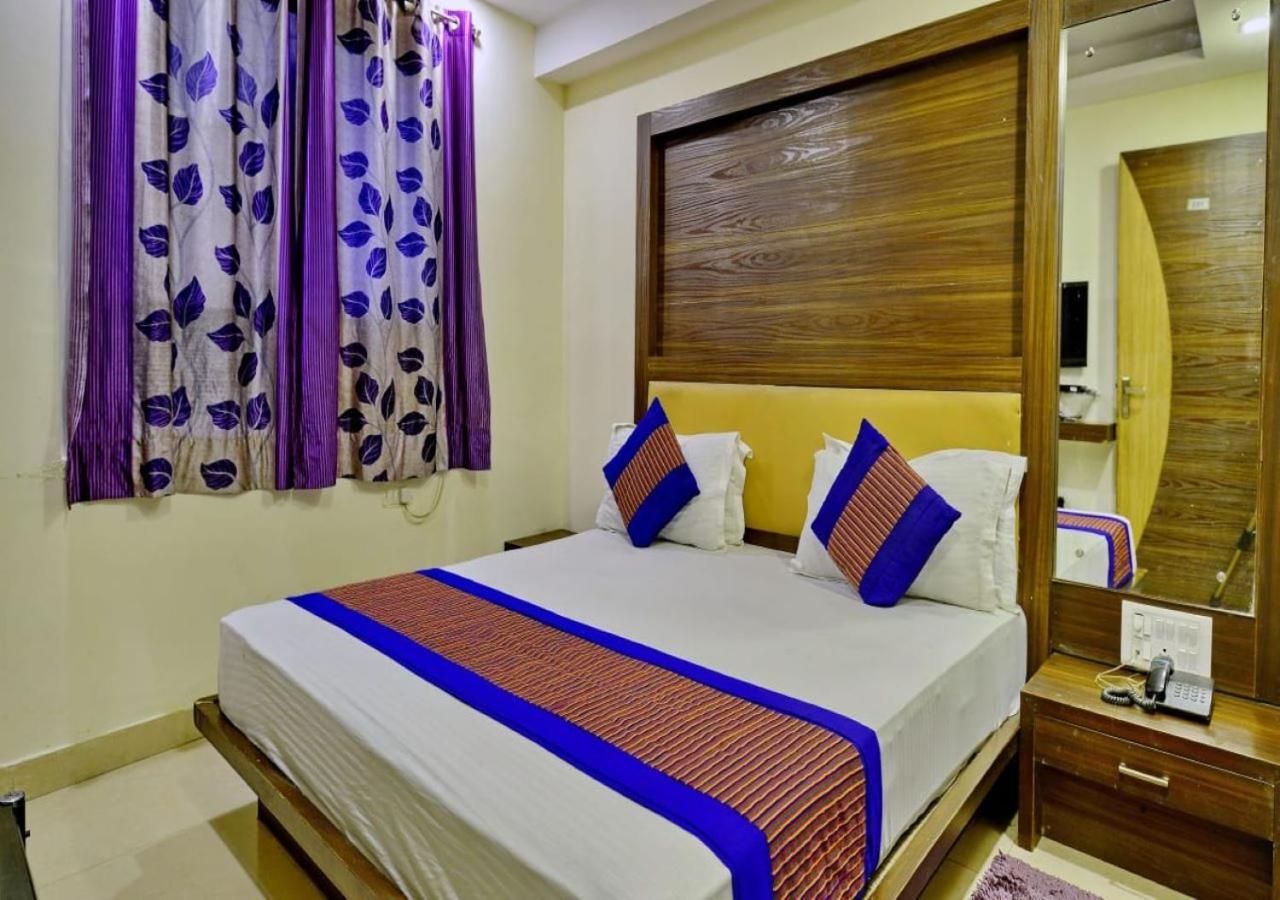 Hotel Keshew International New Delhi Exterior photo
