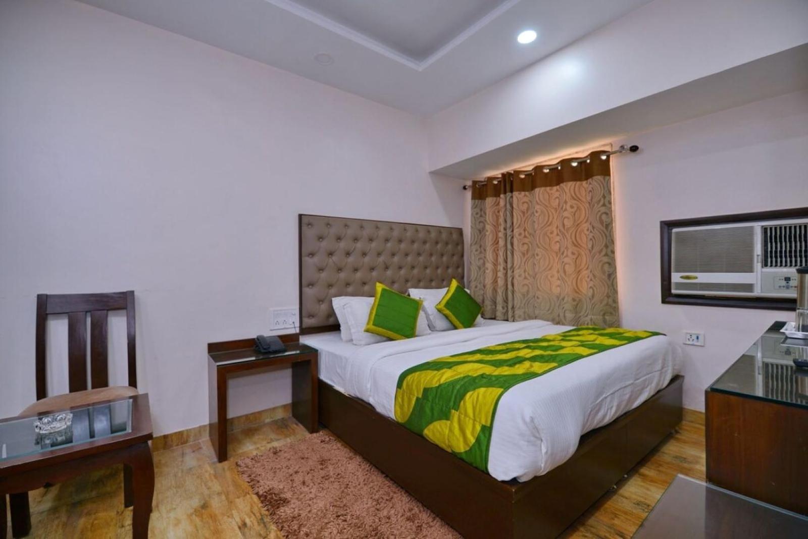 Hotel Keshew International New Delhi Exterior photo